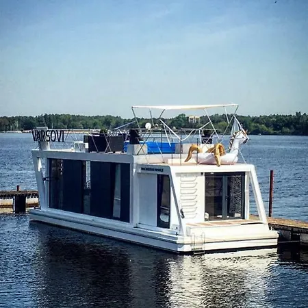 Houseboat Varsovi 公寓 *