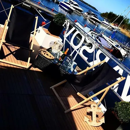 Houseboat Varsovi 公寓