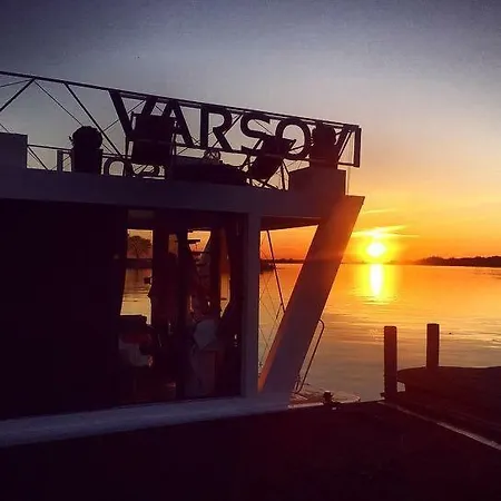 公寓 Houseboat Varsovi *