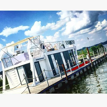 Houseboat Varsovi 公寓 比亚沃布热吉